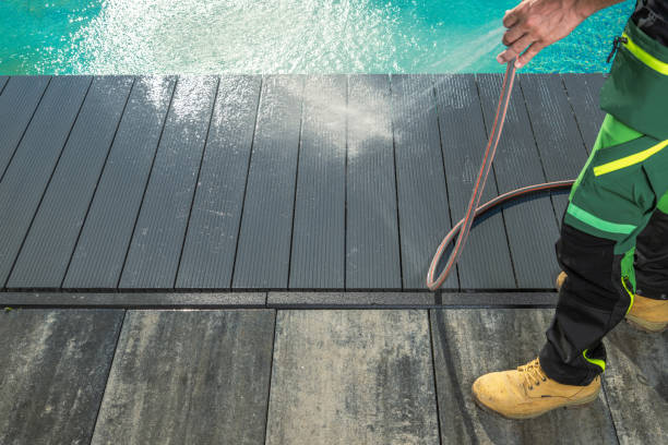 Best Deck Pressure Washing  in Meadow Glade, WA